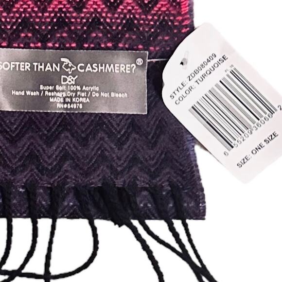 NWT Softer Than Cashmere D&Y Ombre Chevron Scarf Rectangle Fringe ZDB080409 - Picture 4 of 4